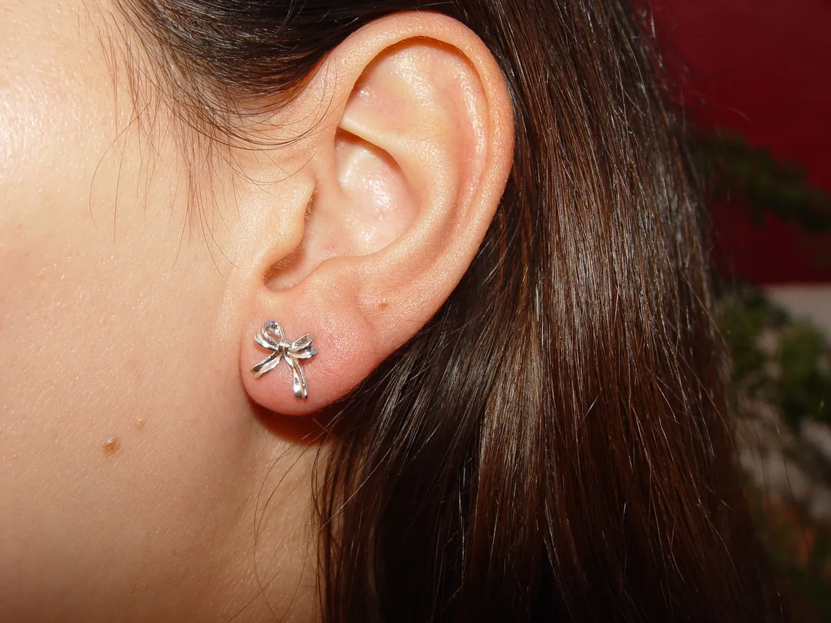 Sleek bow (2η) — silver