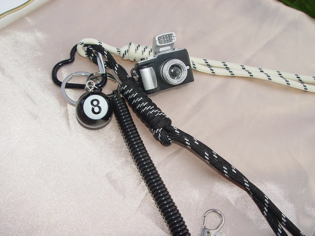 UrbanSnap Charm — black
