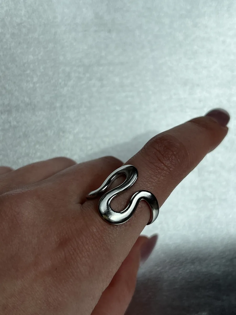 Serpent Flow Ring — silver