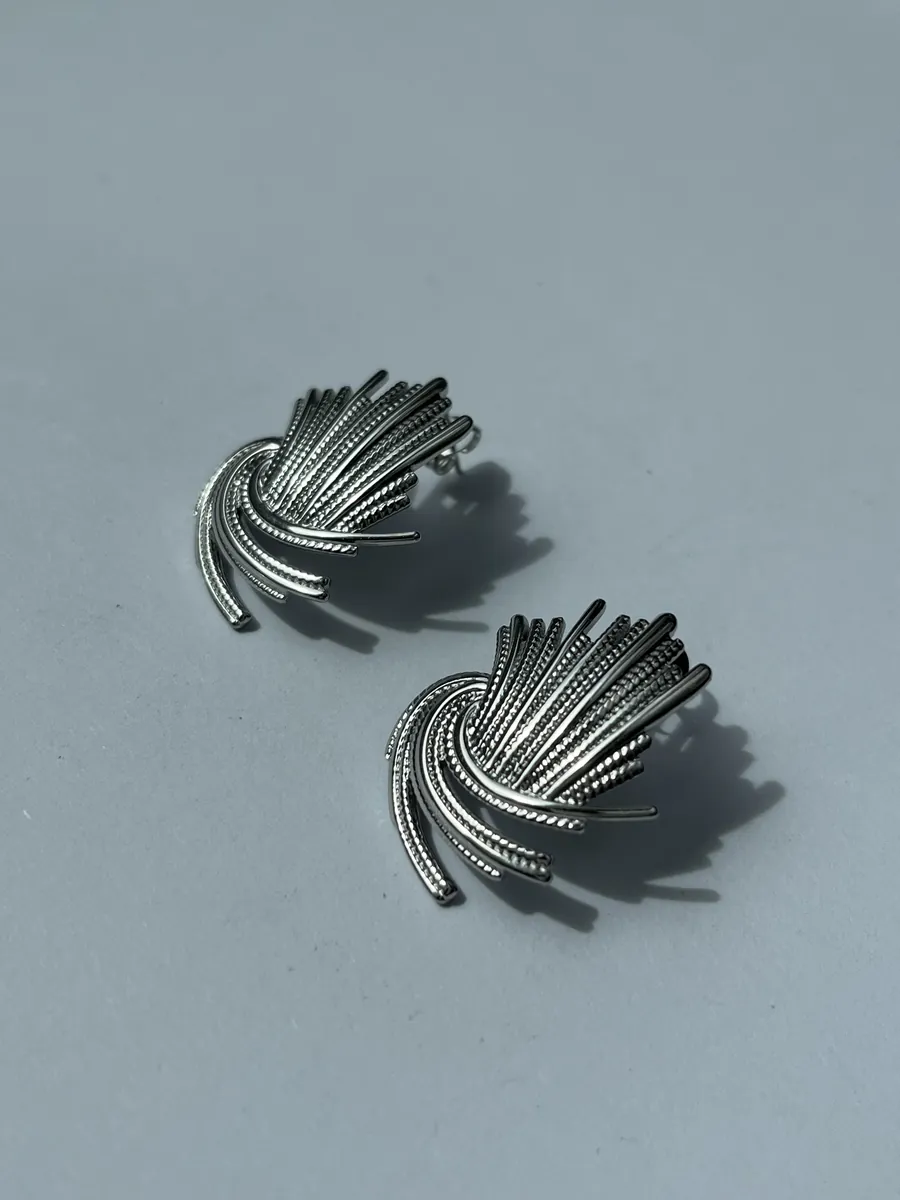 Calyra — silver