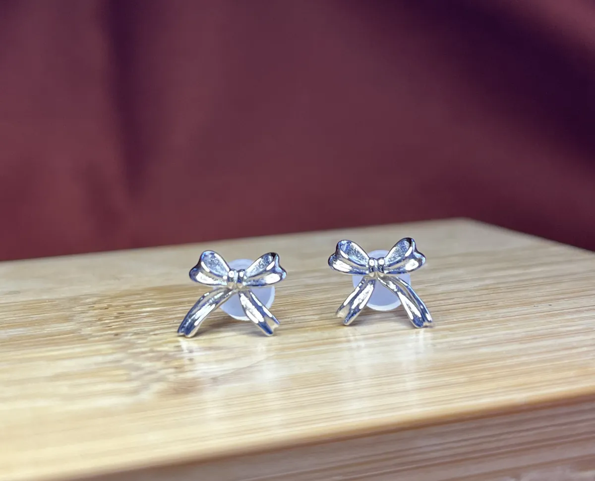 Sleek bow — silver